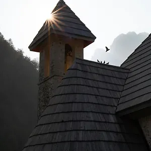 Bujtina Pllumi Theth